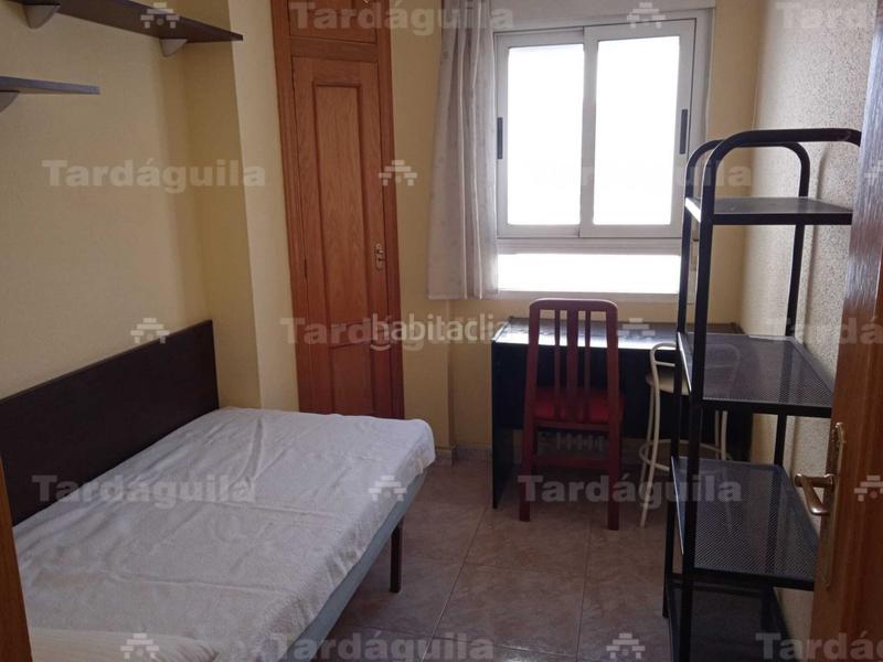 Foto 0a8a1180-0cd4-4128-8e39-aad6cad599f8. Alquiler ático precioso ático con terraza junto a la avenida mirat en Salamanca