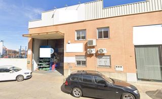 Location Bâtiment à usage industriel à Villares de la Reina. Alquiler en poligono los villares