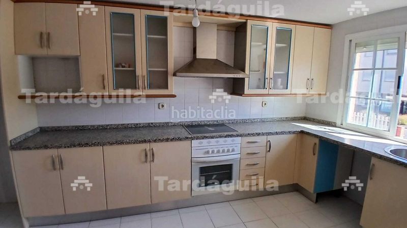 Foto 249dad5a-6d46-4cd4-a56b-8bf686bd75d8. Chalet with parking in Villares de la Reina