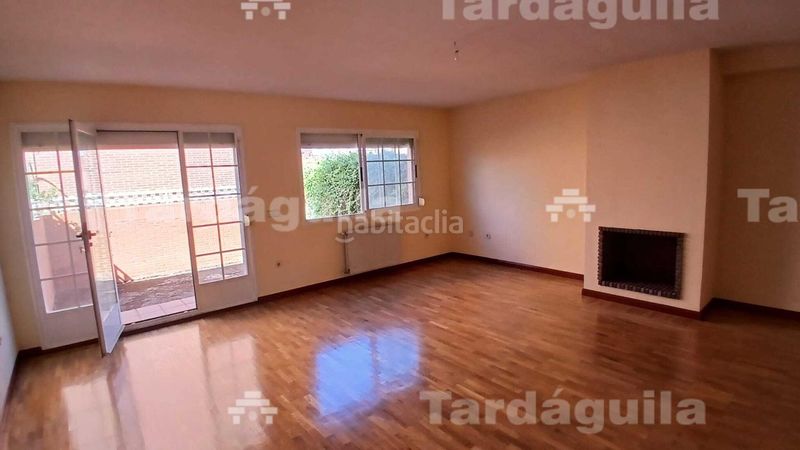Foto 572ba376-8ebd-42e7-89d3-2c597de6c484. Chalet with parking in Villares de la Reina