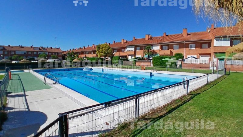Foto 5e3cd428-b07a-440c-9625-38d00318224a. Chalet with parking in Villares de la Reina