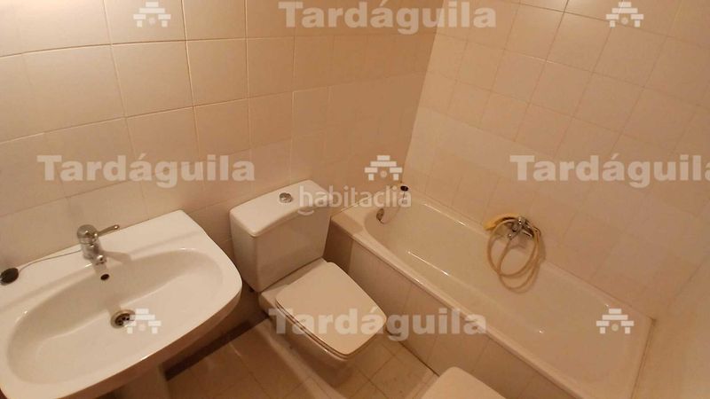 Foto 68a63427-c7df-4481-af77-cff5e5332e61. Chalet with parking in Villares de la Reina
