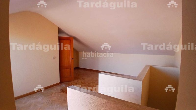 Foto b9796808-3520-451b-bc61-6ec0eca40eae. Chalet with parking in Villares de la Reina