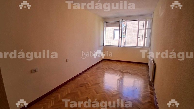 Foto dd5c1ae4-a8e1-46fa-a7de-33dec2e21b2f. Chalet with parking in Villares de la Reina