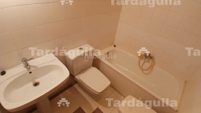 Foto f718b220-8576-4023-881f-eb5618c63db8. Chalet with parking in Villares de la Reina