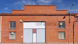 Bâtiment à usage industriel  Calle esposos curie. Venta de nave en villares