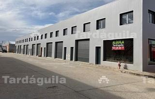 Bâtiment à usage industriel à Villares de la Reina. Atención inversores!!! rentabilice sus ahorros.