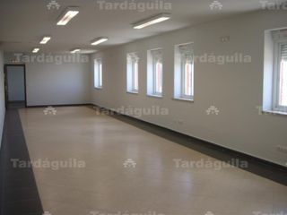 Miete Büro in Villares de la Reina. Oficina de 100 m2 en el poligono los villares