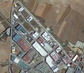 Terreny residencial a Villares de la Reina. Venta de parcela en polígono los villares, con fachada a tres ca
