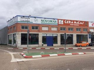 Bâtiment à usage industriel à Villares de la Reina. Nave en venta en la carretera de valladolid