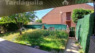 Pis a Villamayor. Vivienda con jardin de 70 metros en la urbanizacion las canteras