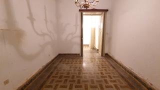 Location Local commercial à Calle diego ramos galván 4. Gran potencial en el centro de san gregorio, telde