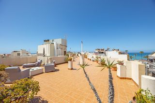 Appartement à Calle miguel marrero rodriguez 32c. A 150 metros del mar en arguineguín, donde el exterior marca la