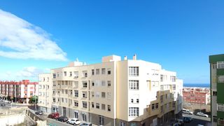 Appartement à Calle alférez quintana suárez 2. Piso en esquina, muy luminoso y con grandes posibilidades en los