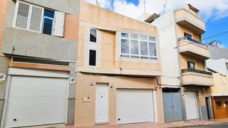 Haus  Calle data 16. Una casa con espacio en pleno san gregorio de esas oportunidades