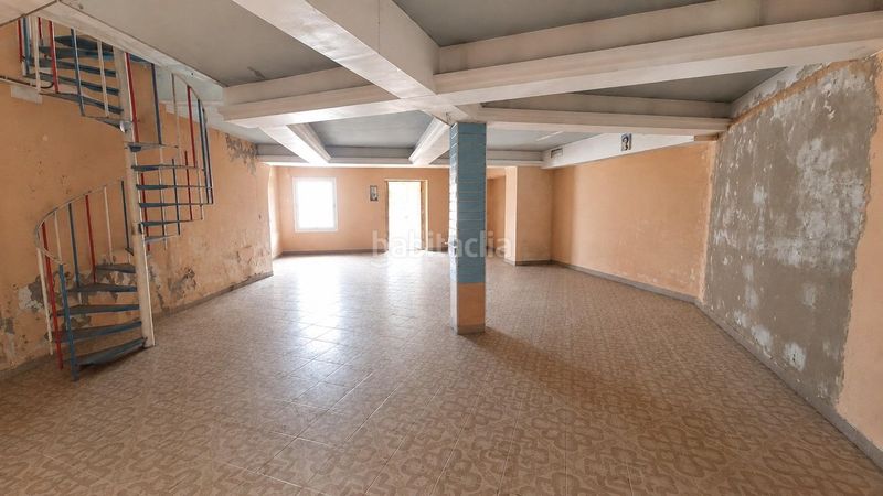 Foto 87a0b5e2-2011-4609-89a2-e7c5a3ea8f51. Local commercial dans calle calle calderín lópez 13 dans Telde