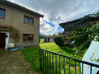 Casa en Colunga. Chalet en covián