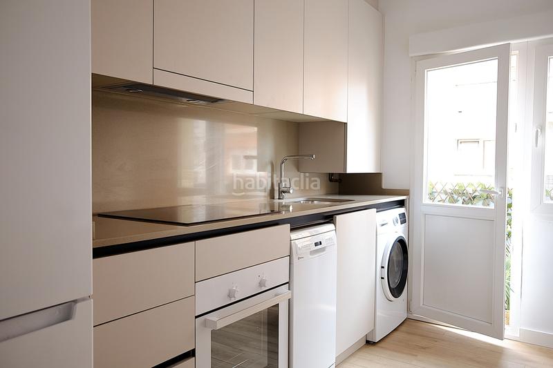 Foto c09839c5-a4e6-4345-adc6-7adb35b3d9bc. Pis a Gijón - cl dos de mayo 29 a El Natahoyo Gijón