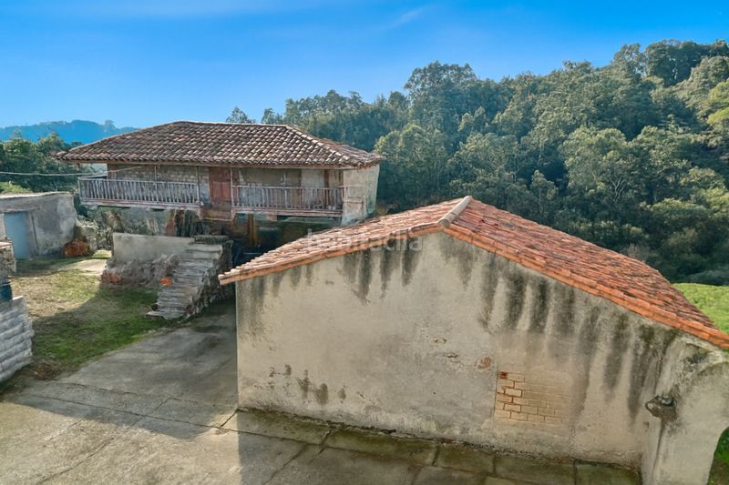 Foto f8d2fad2-8cca-4a4e-adec-dbe2e33bf76f. Casa amb calefacció aparcament a Verdicio-Bañugues-Cabo Peña Gozón