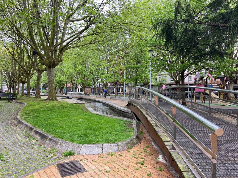 Foto bd9b5f7b-be20-4b44-a0ed-d9d3dfe2a3c5. Piso en Gijón - cl gran capitan 31 piso para reformar calle gran capitán vistas despejadas en Gijón