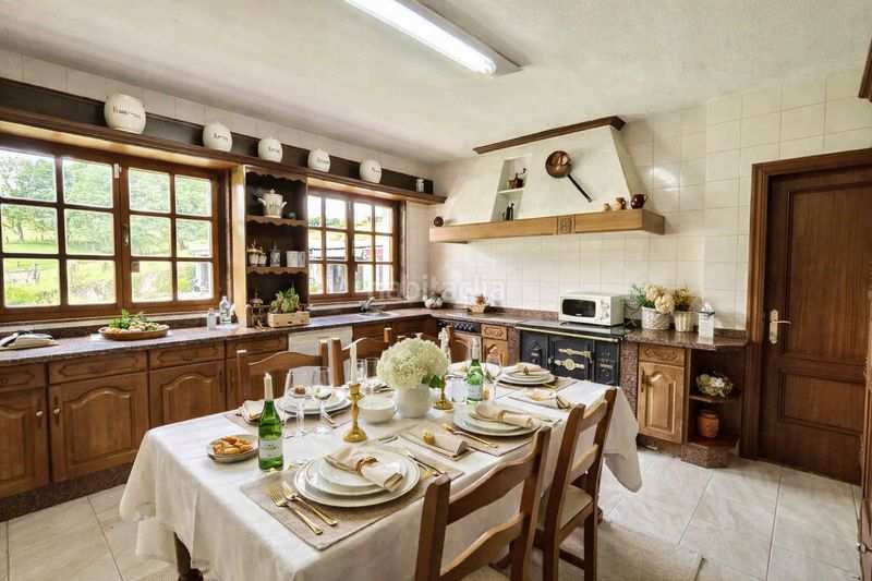Foto 187d8126-110c-49a6-b498-60b0e315ba82. Casa amb calefacció piscina a la pola Siero Siero