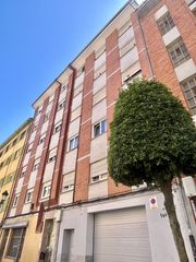Pis  Oviedo - cl maximiliano arboleya. Piso de tres dormitorios con gran potencial en la zona del vallo