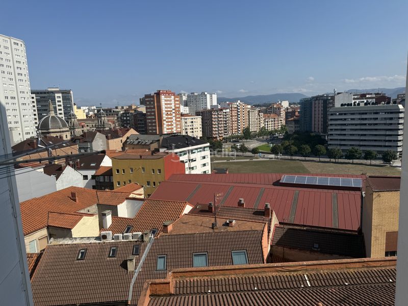 Foto d30595a0-a4b9-4f6e-85e5-b6b15142fc78. Flat in Centro Gijón