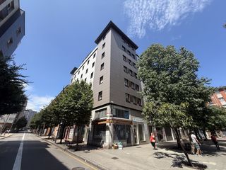 Pis  Gijón - pz fernando vi 1. En la calzada gijón. ponemos a la venta este piso con altura y m