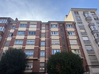 Flat  Gijón - manuel rodríguez álvarez. Piso de 2 dormitorios en la calzada