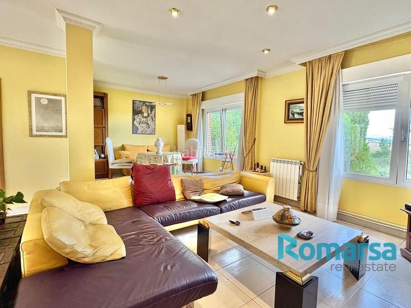 Foto 1efc86ec-91a5-4ac4-be48-1250d83f935d. Maison avec chauffage parking piscine dans Cuatro Postes Ávila