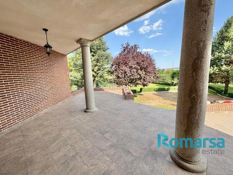 Foto fb87309d-cda7-42c9-8b5f-f46caeaa5dac. Maison avec chauffage parking piscine dans Cuatro Postes Ávila