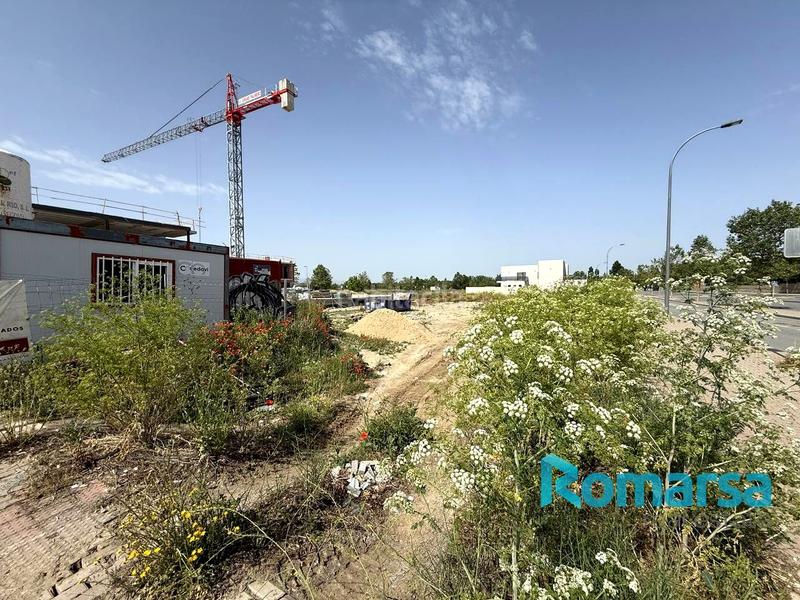 Foto 24932c27-0daa-4f7e-9eb1-3deb82ec37ed. Terreno residencial maravilloso solar en avenida derechos humanos en Ávila