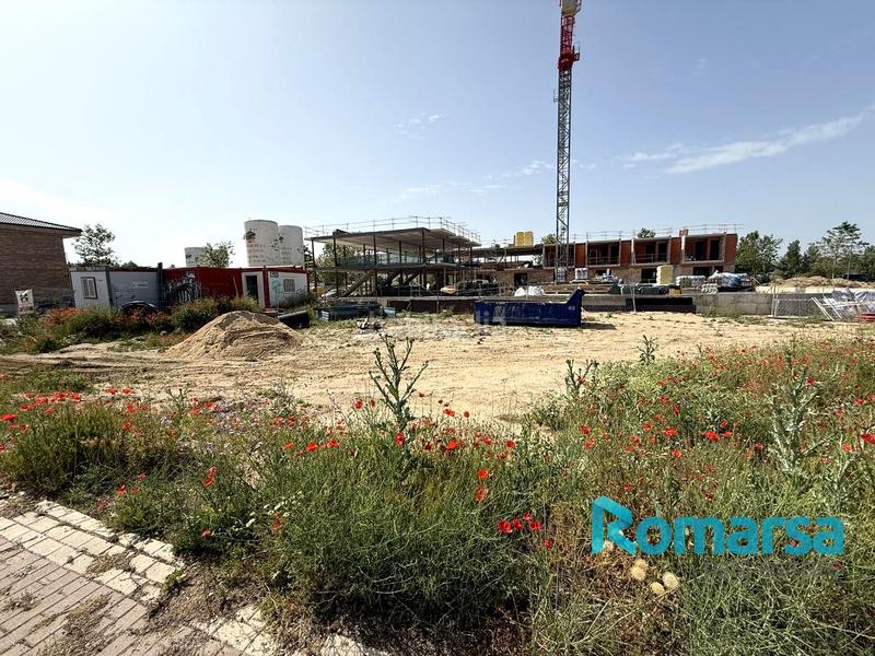 Foto 4f30abcc-896d-44ed-a3f8-b3f586c80408. Terreno residencial maravilloso solar en avenida derechos humanos en Ávila