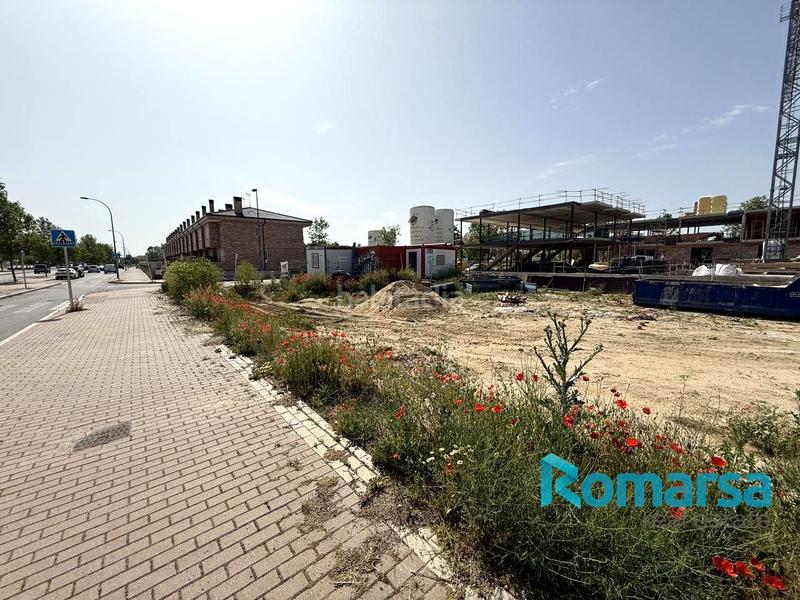 Foto 509ecce9-653d-4bc5-8733-b10606ad6c21. Terreno residencial maravilloso solar en avenida derechos humanos en Ávila