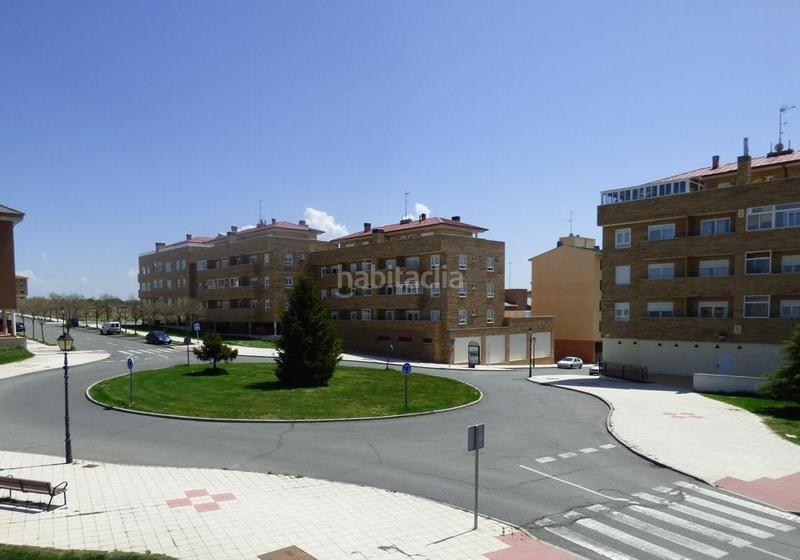 Foto f6b0fe81-afc6-4098-989c-3cb081c4e89a. Parking coche en Universidad Ávila