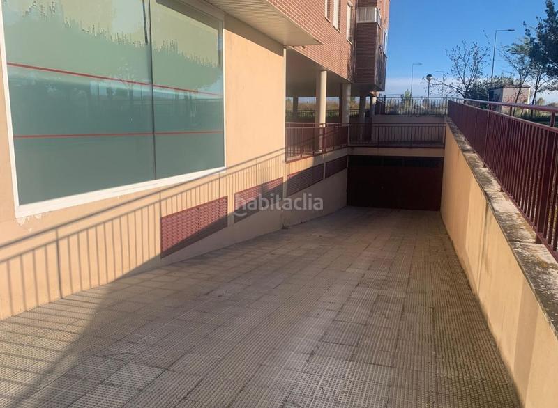 Foto 28078e1d-538a-4d93-9eed-c85f6c5db014. Parking voiture dans Universidad Ávila