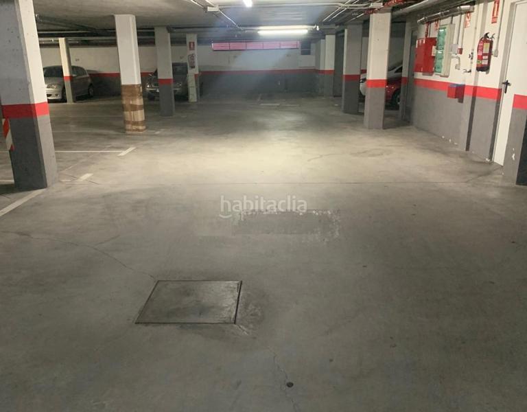 Foto b9204bb2-648b-44c6-886d-e1322f774e6b. Parking voiture dans Universidad Ávila