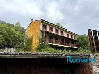 Terreno residenziale  Del chorro. Venta de terreno con 3 casas adosadas en poyales del hoyo ávila