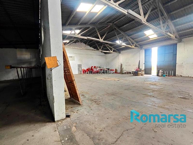 Foto a4b70bb6-07ad-4603-bce6-81d87863db77. Nave industrial en Sangarcía