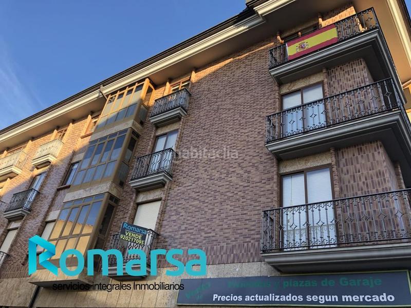 Foto 2007011d-cfd6-4a9d-8ce7-f1f1912a8b79. Parking voiture dans Sur Ávila