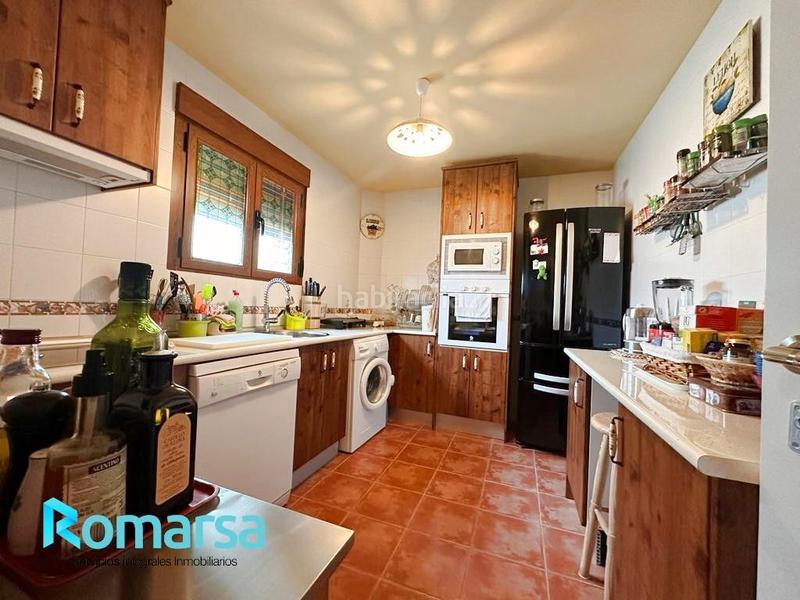 Foto 25bf6a4e-24aa-4190-8704-b24f41f2558d. Casa amb calefacció a Grandes y San Martín