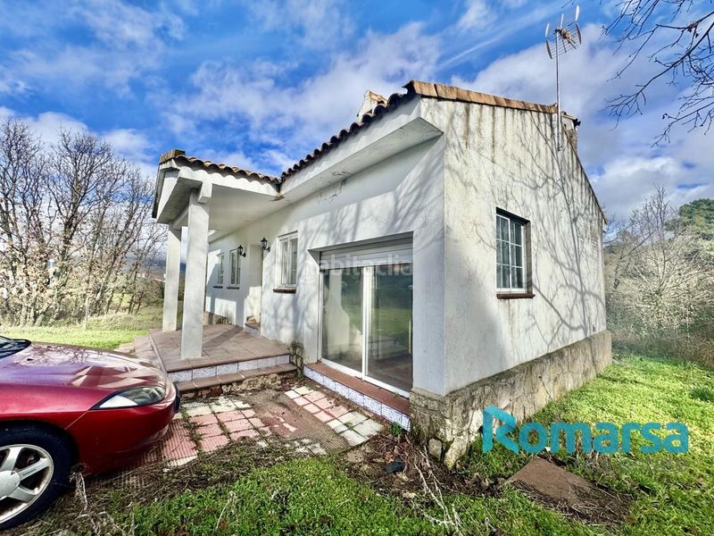 Foto d3b622fb-8172-4f9d-8fad-003906fa0253. Casa amb calefacció aparcament piscina a Navahondilla