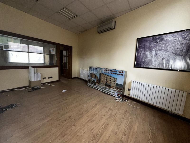 Foto cfef9833-61ca-49c1-a5f4-dc0d4c8c69f4. Local comercial a Sur Ávila