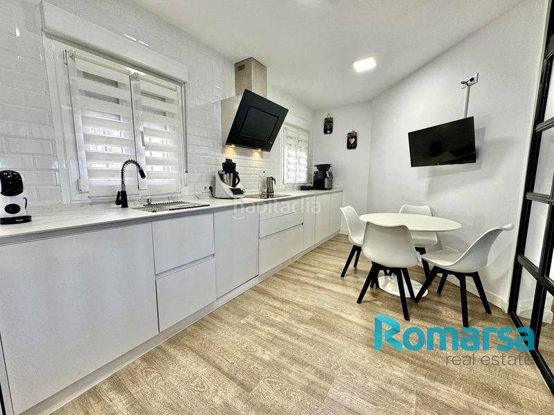 Foto f0eb848f-4225-4426-bcc0-527032bfbe76. Casa a schiera con riscaldamento parcheggio in Sur Ávila