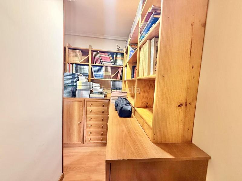 Foto ffc323ad-a5ac-4a31-9346-8d1b7c5db32e. Flat with heating parking in Murallas Ávila