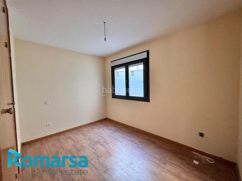 Foto 92b4c09f-4441-48d8-93cb-5b24dd8d7cf5. Pis amb calefacció aparcament a Barraco (El)