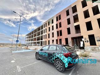 Edificio  Jesús grande aparicio. Gran suelo urbano con obra parada  !!!