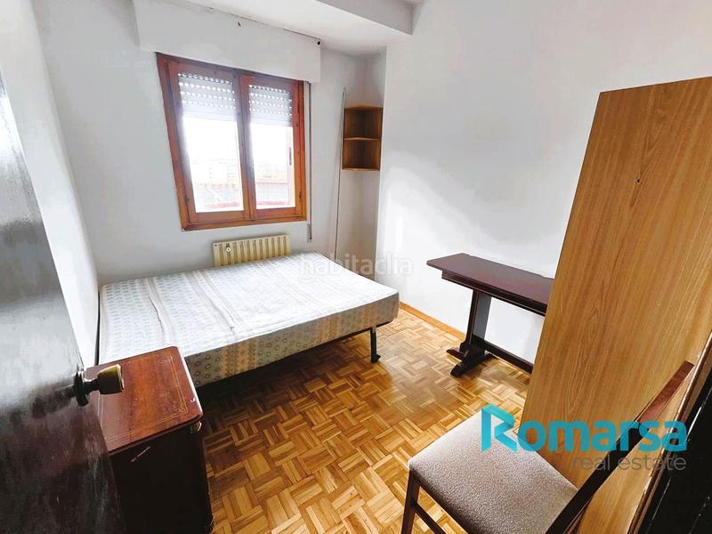 Foto 6e6d5ecb-de96-4278-82fd-4906b924983b. Flat with heating in El Carmen Segovia