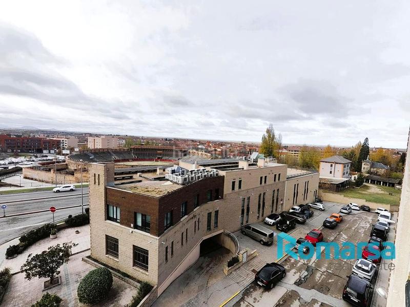 Foto d7c9ddd6-a80f-4f1b-bb37-c28f9ea87646. Flat with heating in El Carmen Segovia