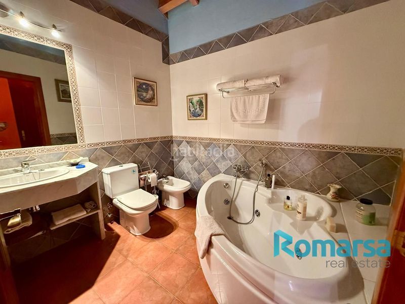 Foto b8f94a14-13b6-4b66-babb-68a9f01527d6. Casa amb calefacció a Bohoyo